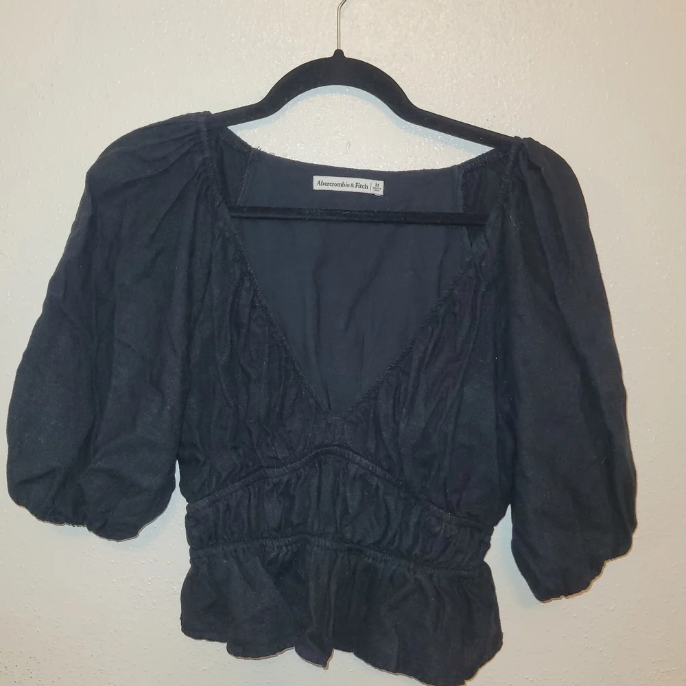 Abercrombie & Fitch Black Smocked Puff Sleeve Peplum Blouse Top Size M
